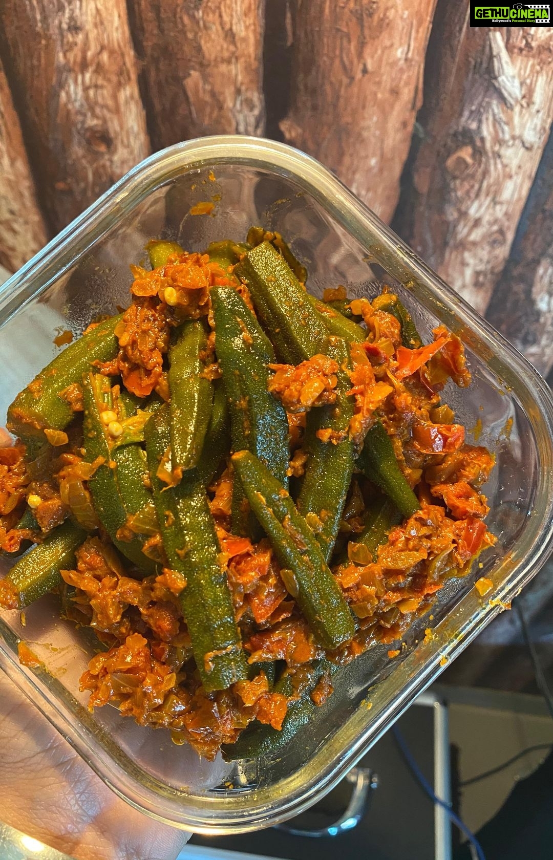 Ragini Dwivedi Instagram - A Punjabi dish but with simple ingredients.... do try and enjoy 😉 #raginidwivedi #bhindimasalarecipe #love #stayhomestaysafe #homecooking #loveforfood