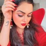 Ragini Nandwani Instagram – Women in red #trending #reelsinstagram #redvelvetcake #lipstick #likeforlike #trendingsongs #manikemagehithesong #instabeauty #influencer