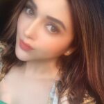 Ragini Nandwani Instagram - Eid Mubarak! 👸👸 #ragininandwani #eid #lockdowndiaries #monday #evening #love #smile #selfie #flowers #pretty #beautiful #tv #bollywood #tvactress #hollywood #indian #instabeauty #instalove #instagirls #happy #family #mumbai #princess