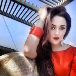 Ragini Nandwani Instagram – Desi girl! ♥️🧚‍♀️👸 #ragininandwani #design #desi #red #reddress #pretty #smile #happy #love #india #instabeauty #instadaily #indianbeauty #cute #beauty #traditional #friyay #friday #weekend #dressup #eveningvibes #flowers #hollywoodstudios #actor #influencer #tv