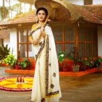Ragini Nandwani Instagram - Wishing you all a very Happy Pongal!! #ragininandwani #pongal #happypongal #chennai #tamil #indianfestival #makarsankranti #happy #family #flower #saree #smile #indianbeauty #indiantelevision #indianactress #movies #southindia #beauty