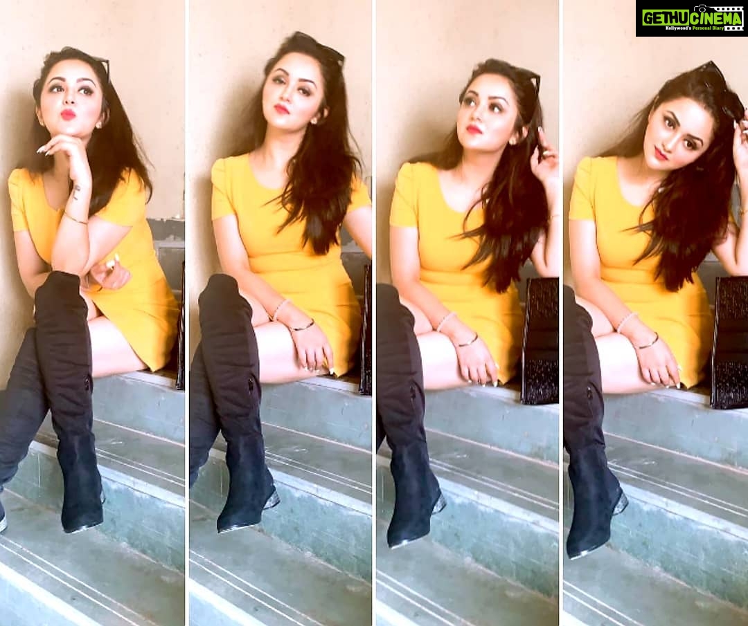 Ragini Nandwani Instagram - C'est la vie! 🦄🦄 #ragininandwani #mondaymotivation #yellow #flower #smile #happy #tv #actress #movies #indianactress #hollywoodstudios #actress #mondayblues #monday
