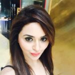 Ragini Nandwani Instagram - हेलो। 🙏🌼😊 #ragininandwani #tv #weekend #instadaily #selfie #actress #smile #love #prettygirls #beauty
