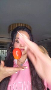 Ragini Nandwani Instagram - Finally 😆😆😆😆

#ragininandwani #viral #trending #challenge #fun #pretty #beautiful #girls #happy #reels #instareels