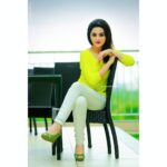 Ragini Nandwani Instagram - Cuz i won't back down. 😎 📸@dhanuj_achu #ragininandwani #indiantelevision #actress #tv #green #smile #flowers #happy #instadaily