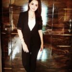 Ragini Nandwani Instagram - Work mode - ON! 👩‍💼👩‍💼 #meetings #work #fashion #tv #happy #workmode #tuesday #smile #flowers #instadaily #formaldress #formal #love #beautiful #photooftheday #ragininandwani #bollywood #actress #actresslife