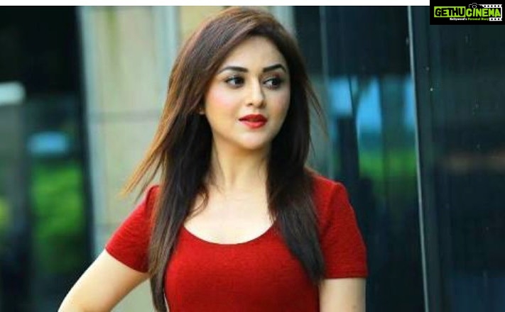 Ragini Nandwani Instagram - Good morning ..... #mumbai #rains