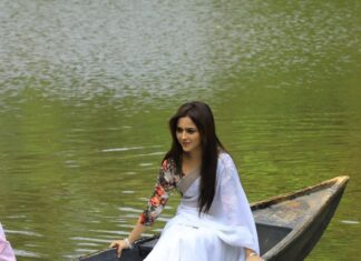 Ragini Nandwani Instagram - Ok so I’m scared of water #shootingstill