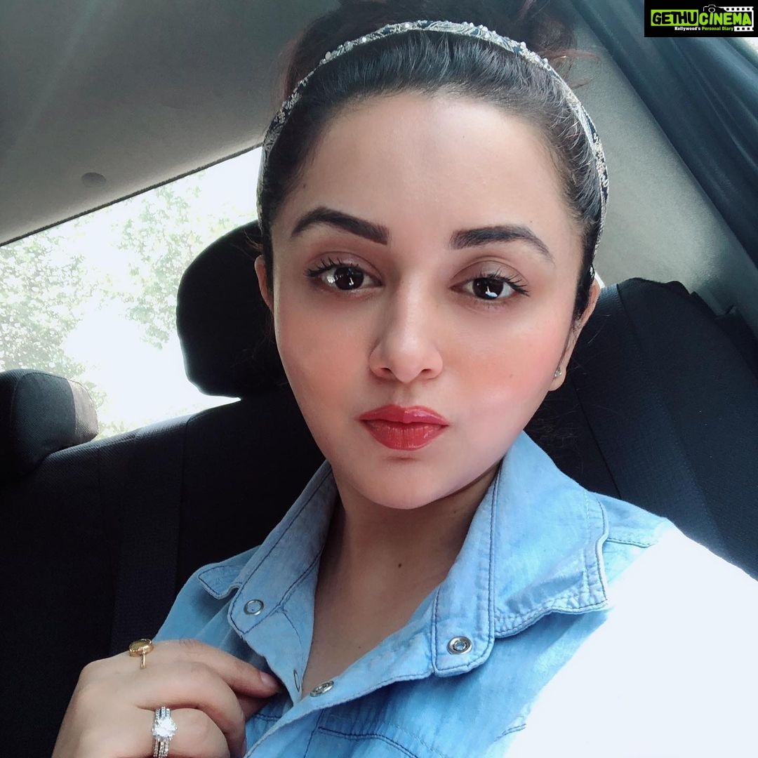 Ragini Nandwani Instagram - Hello summer#😨😨