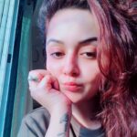 Ragini Nandwani Instagram - When u up after a short nap #sunkissed #bare skin