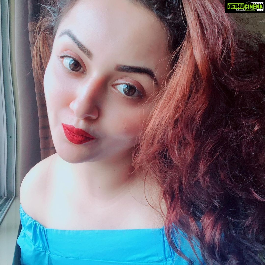 Ragini Nandwani Instagram - Good morning....#blue..