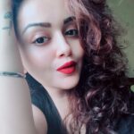 Ragini Nandwani Instagram - Describe urself in one word .... me I will say #compassionate