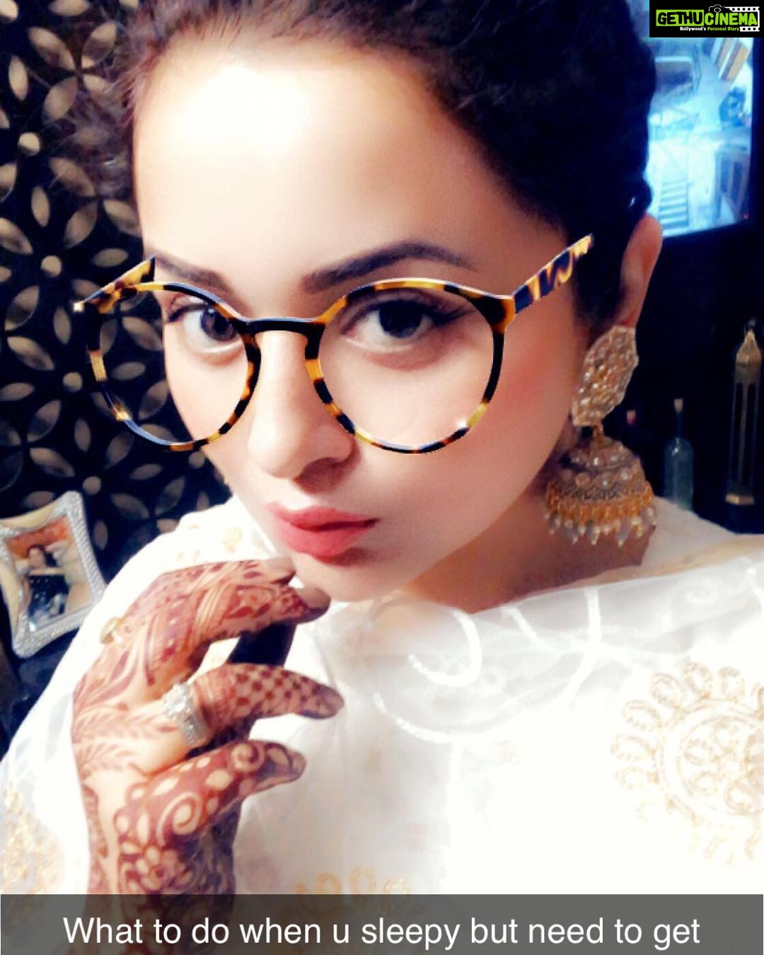 Ragini Nandwani Instagram - Sleepy head