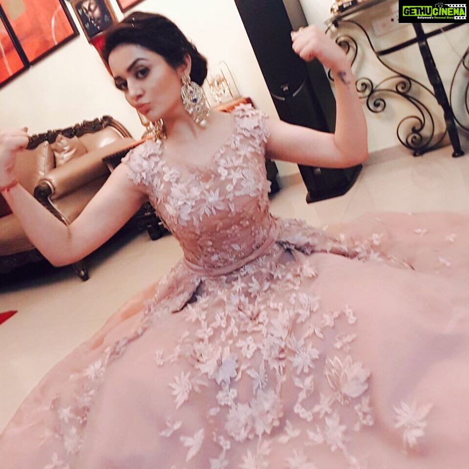 Ragini Nandwani Instagram - Canβt be more funny ..ππππ