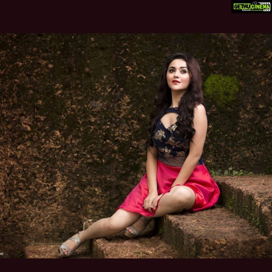 Actress Ragini Nandwani HD Photos and Wallpapers April 2019 - Gethu Cinema