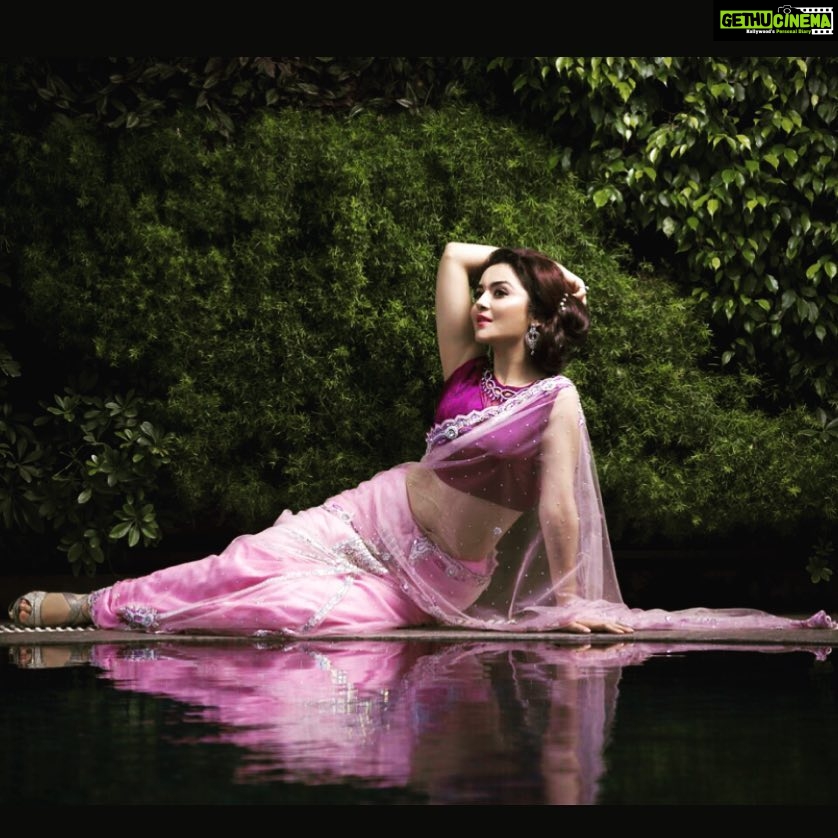 Ragini Nandwani Instagram - A Flower 🌸always reminds u why rain was necessary ....