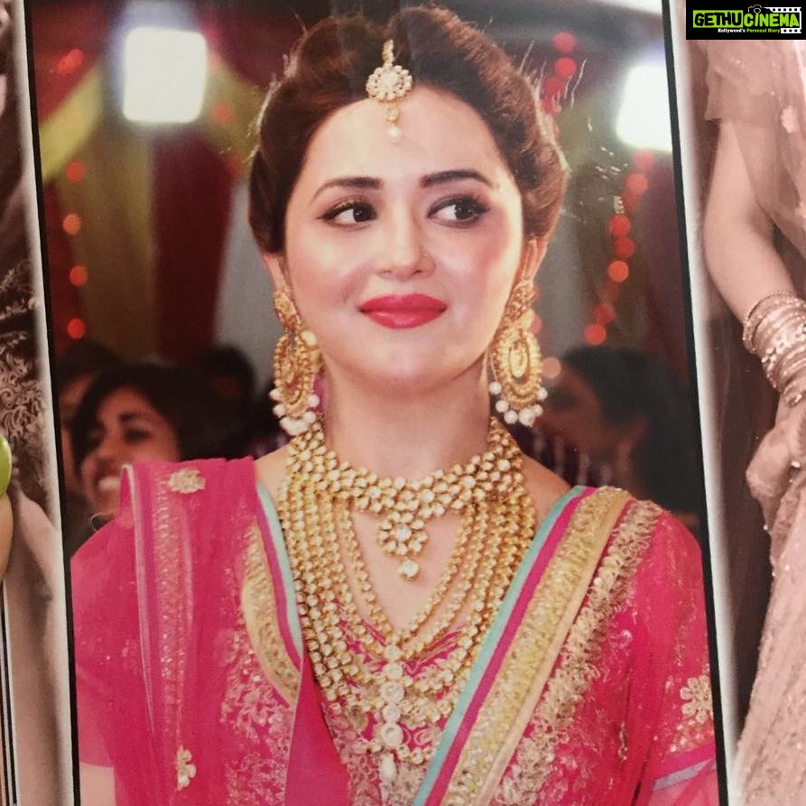 Ragini Nandwani Instagram - Indian weddings all about colours and happinesss