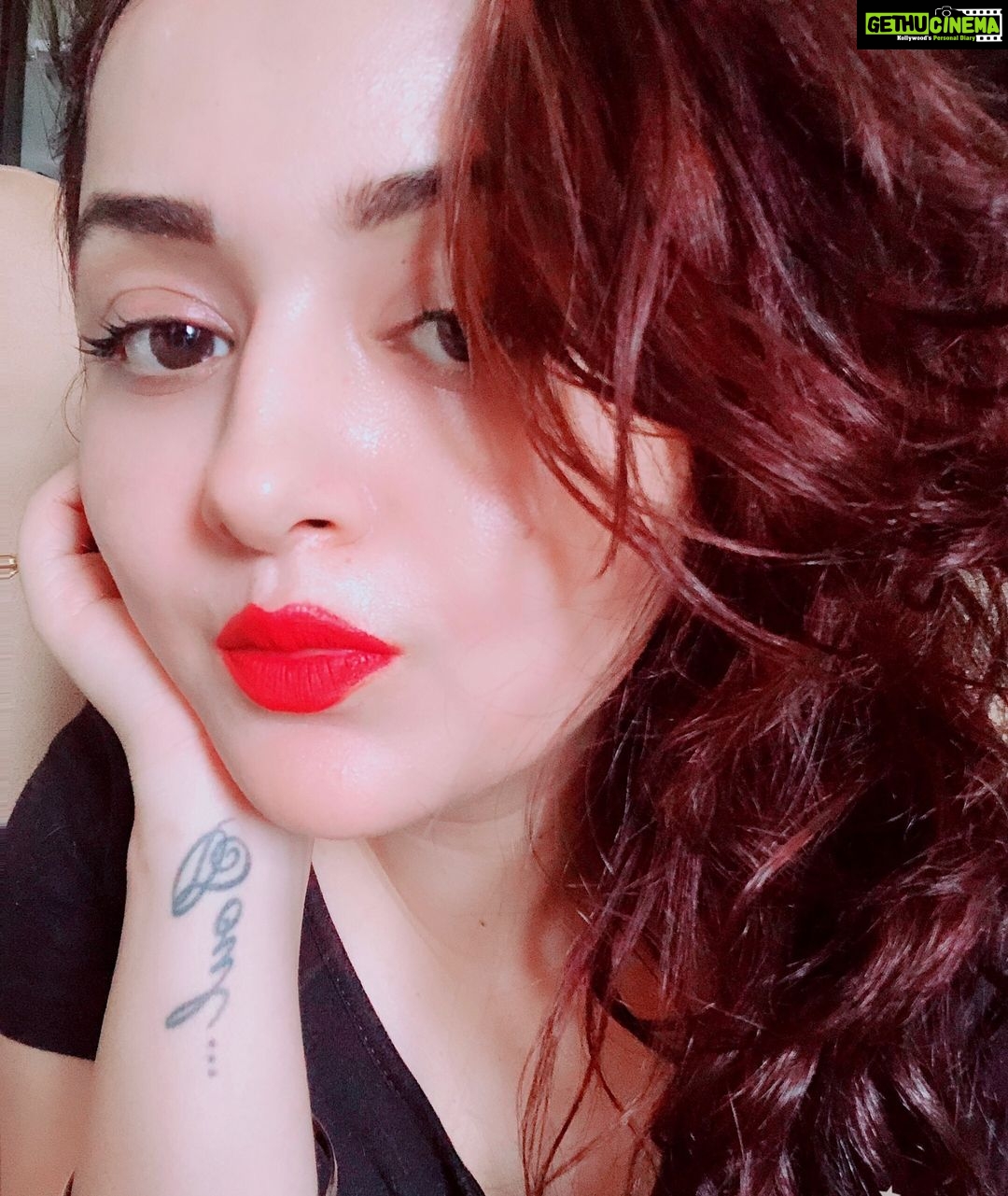 Ragini Nandwani Instagram - What’s up 😎