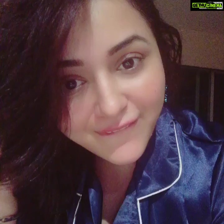 Ragini Nandwani Instagram - # sleep🤓🤓🤓