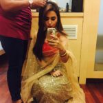 Ragini Nandwani Instagram - Height adjustment 😂
