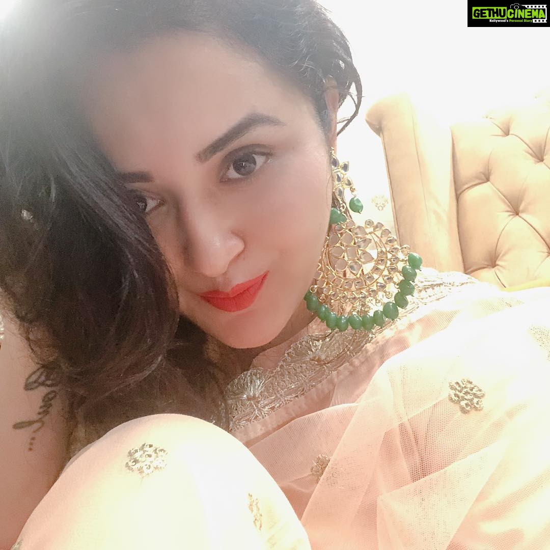 Ragini Nandwani Instagram - Love u all
