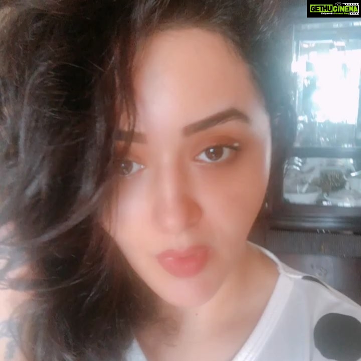 Ragini Nandwani Instagram - Down with fever ..hate it