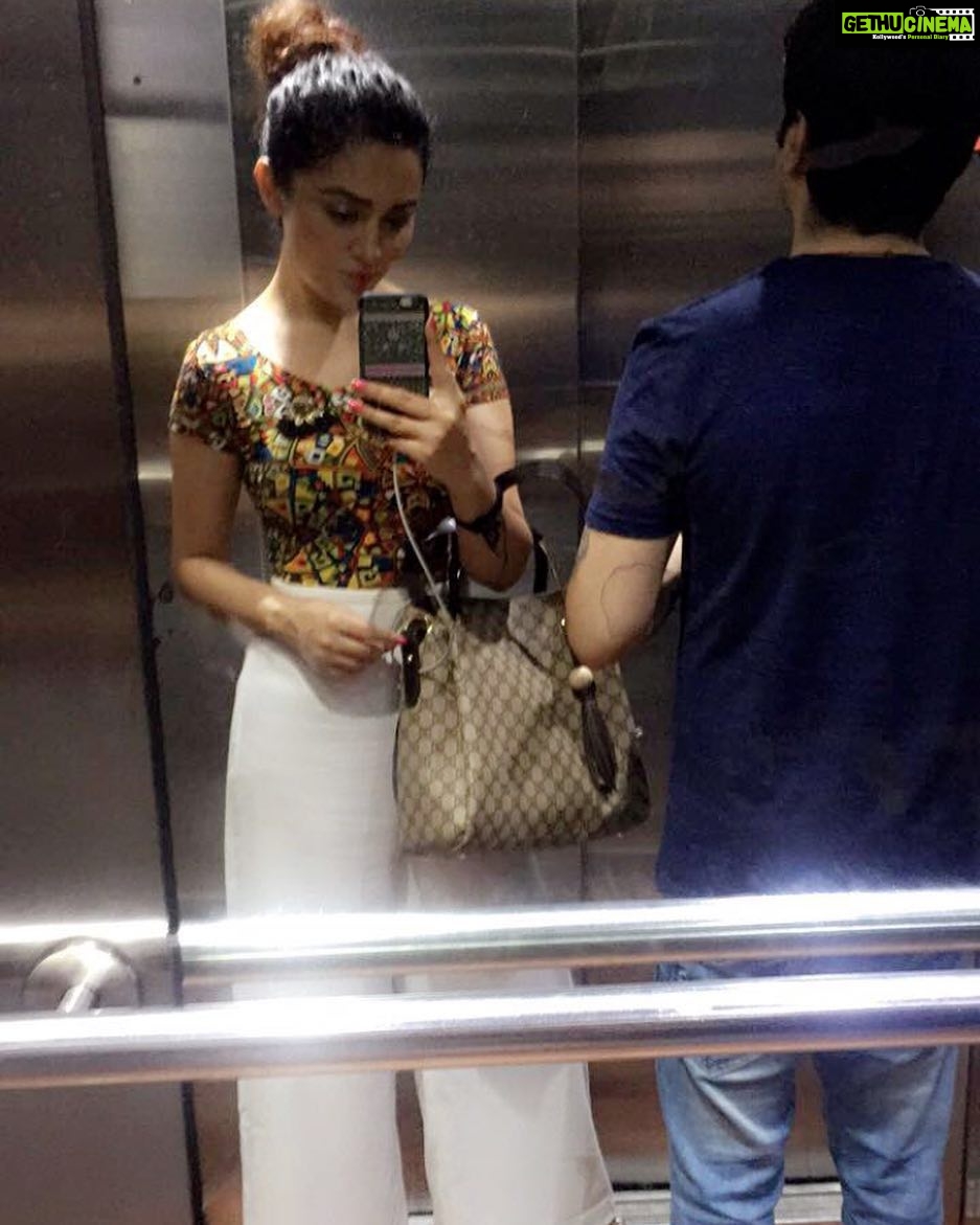Ragini Nandwani Instagram - Late night dinner ... My brother hates gtg clicked