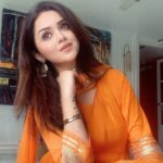 Ragini Nandwani Instagram - Rise and shine. 💋 #ragininandwani #orangedress #summer #indoor #prettywoman #girl #girlpower #jewellery #smile #happiness