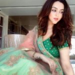 Ragini Nandwani Instagram - 👸 #ragininandwani #pretty #saree #lockdown #smile #traditional #indianwear #lehenga #love #prettygirls #indiangirls #fashion #makeup keup #selfie #instabeauty #cutegirls #bollywood #tv#tv #indiantelevision #mumbai #makeuplooks #green #happy #tuesday #tamilactress