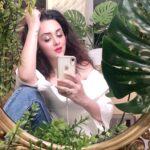 Ragini Nandwani Instagram - It's a beautiful day for a mirror selfie. 🤭👸 #ragininandwani #mirrorselfie #selfie #happy #beautiful #smile #love #pretty #fashion #makeup #instabeauty #cute #prettygirls #mumbai #actress #tvactress #bollywood #mondaymotivation #hollywoodstudios #style #girls #girlpower
