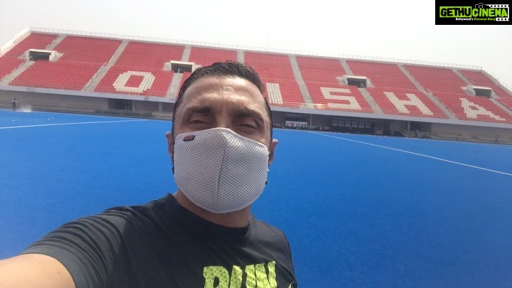 Rahul Bose Instagram - Video 1 : Started the day with an hour in the pool at an old favourite, @tridentbhubaneswar , followed by Video 2 : meetings on high performance plans for @rugbyindia at the #KalingaStadium . The future (like the weather) is bright for Indian Rugby! @sports_odisha #theheatison