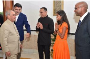Rahul Bose Instagram - Fondly remember the screening of @poornathefilm at #RashtrapatiBhavan for the then Honourable President of India Shri #PranabMukherjee . I sat next to him as he watched the film with rapt attention. Afterwards he said to me in Bengali : Khub bhalo chhobi baniyecho (You have made a very good film). Some images from that unforgettable evening, variously, with #PoornaMalavath , the lead actress #AditiInamdar , #DrRSPraveenKumar and #AmitPatni the co-producer of the film. Thank you for your warmth and grace and may you rest in peace, Sir.