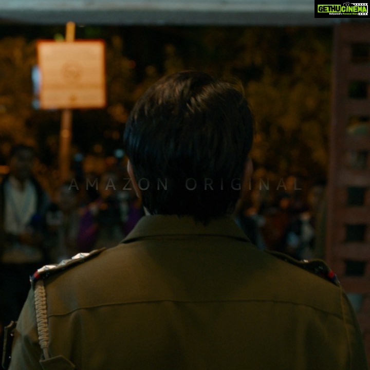 Rahul Bose Instagram - Am 5 episodes down of #pataallok A really engaging noirish police procedural series. Nuanced, authentic performances by @jaideepahlawat @ishwaksingh and @nowitsabhi Take a bow @kans26 @anushkasharma and @officialcsfilms Kudos to @prositroy @avinasharun24fps #sudipsharma Congratulations @primevideoin πͺπΎππΎ