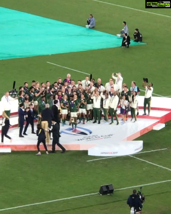 Rahul Bose Instagram - A fantastic final that turned the form book upside down. @bokrugby outplayed @englandrugby with superior scrummaging and forward play. Hard, nervy, absorbing rugby played in (as usual) the finest spirit. Thank you @japan_rugby for being great hosts. Thank you @worldrugby for a brilliant tournament. All the best for the next @rugbyworldcup in 2023. #JapanJournal