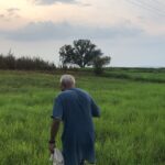 Rahul Bose Instagram - Normally this (my top three favourite walks in the world) is a massively pleasurable moment of my life - walking with my uncle, Dr Thorat, one of the most knowledgeable people I know on agriculture and rural development, through the sugarcane fields in #Kolhapur . But this time it’s laced with sadness. He spoke to me about the devastation wreaked by the #KolhapurFloods this year. We live in ecologically fragile times the responsibility for which rests almost entirely with us humans.