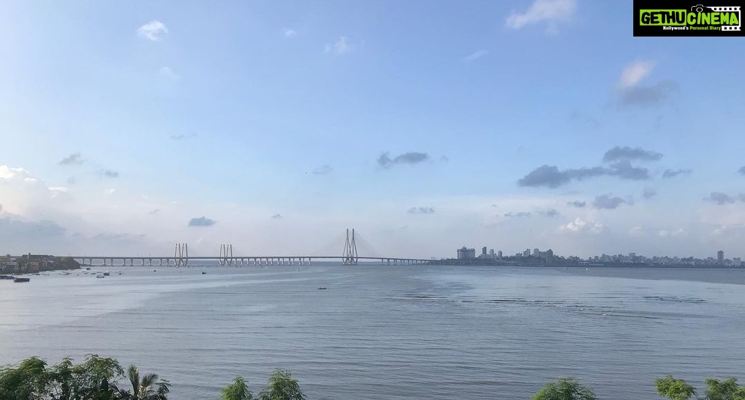 Rahul Bose Instagram - And just like that. After a gloomy 100 days, a picture postcard perfect day with all the dust washed away. #bombayblues