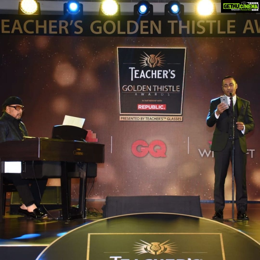 Rahul Bose Instagram - 1) Handed #SportspersonOfTheYear to the brilliant @pankajadvaniofficial 2) Introduced two wonderful acts - @kabircafelive @nritarutya . 3) Recited #If by Kipling to @louizbanksofficial lovely composition 4) Posed (!) on the red carpet. All in a night’s work. #teachersgoldenthistleawards @teachers.in #genuineisrare