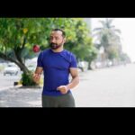 Rahul Bose Instagram - I love fruits. 🍎 are my go to snack during and after my work out sessions. Washington Apples hit the spot. Juicy, tasty and always have a crunch. #WashingtonApplesIndia #TheCrunchIndiaLoves