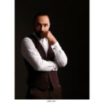Rahul Bose Instagram - Shot by my friend @atulkasbekar with his new phone from @samsungindia (this is not a paid post). He is one of the few photographers who is foolish enough to shoot me despite knowing that it will throw his career into deep jeopardy. #friendhotoaisa #feellikeamodel #lookingforabreak #willwearstilettoes