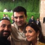 Rahul Bose Instagram - I find weddings to be the perfect time to re-meet friends. What better way to end the year than an evening spent saying hello to a host of them. So hello and all the best for 2019 to @balanvidya and #siddharthroykapur #weddingbellesandboys