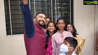 Rahul Bose Instagram - Children are the same wherever you go in the world - part wonder, part delight, some shy, others show offs, and always carrying inside them, guileless affection. In Kolhapur, again. Had a candid and intense discussion with children born with HIV (PLHIV) at the Care Centre of the Lotus Medical Foundation. It wasn’t surprising to hear that, more than the disease, what they found more difficult to handle was the stigma they faced. As if the cards dealt to them weren’t hard enough. #breakthestigma