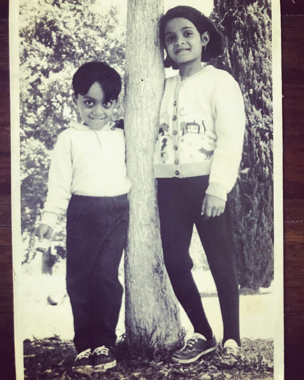 Rahul Bose Instagram - Hysterically funny, ridiculously emotionally intelligent, totally fearless, loyalty so fierce it makes wasabi taste like jam. Is it any wonder that of the people who know both of us, I am still referred to as Anu Bose’s brother. #badgeofhonour #rakshabandhan @anubose189