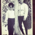 Rahul Bose Instagram - Hysterically funny, ridiculously emotionally intelligent, totally fearless, loyalty so fierce it makes wasabi taste like jam. Is it any wonder that of the people who know both of us, I am still referred to as Anu Bose’s brother. #badgeofhonour #rakshabandhan @anubose189