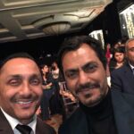 Rahul Bose Instagram – And so this happened last night @gqindia #MenOfTheYear do : Met the legend #VijayAmritraj and the peerless @chekurriengq in the restroom 💪🏾 and then sat with @nawazuddin._siddiqui during the awards (not in the restroom). Congratulations #TeamGQ Your cap runneth over with feathers.