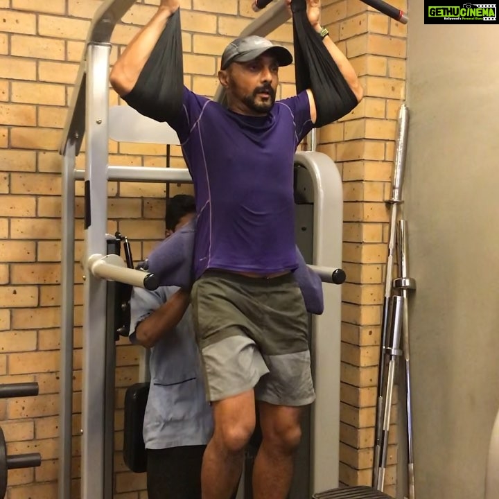 Rahul Bose Instagram - After 5 years am two weeks away from my comeback to top flight rugby on the domestic circuit. #rowingsprints #invertedcrunches #weightedlegspreads A pleasant side effect : my weight’s down to what it was when I was 20. #threedecadeslater #savemoneyonclothes #blastfromthepresent