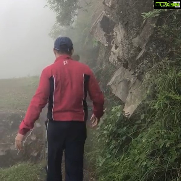 Rahul Bose Instagram - Bookends of everyday in the mountains. Tennis in the morning. Hike in the evening. And in the middle, nap. (Didn’t think you’d fancy seeing that.) #mountains #playtimeat6000ft #morningsun #eveningmist #indoorsareforanotherlife