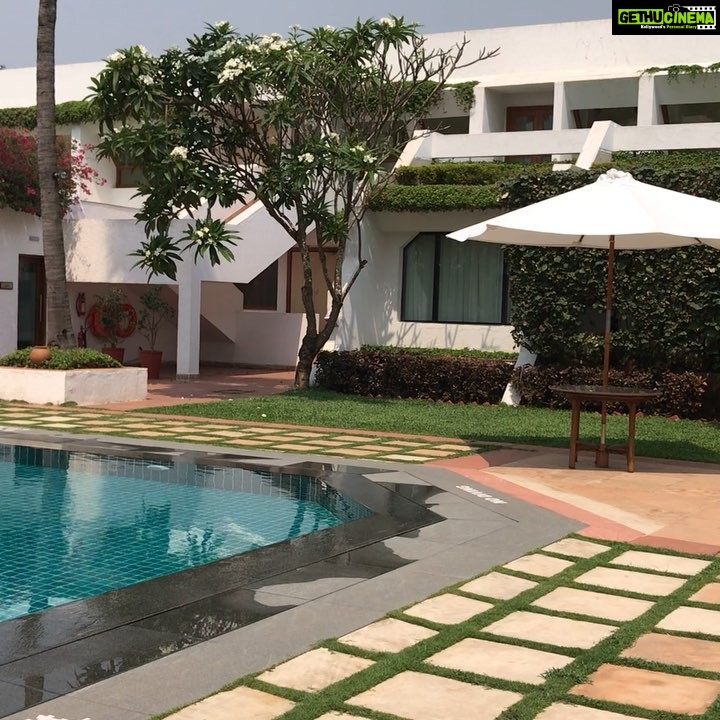 Rahul Bose Instagram - Maybe we should start a #guessthepool game. Didn’t manage to swim in this one the last time but had two equal parts delicious and equal parts exhausting swims #sunsetandsunrise @tridenthotels #Bhubaneshwar #bliss