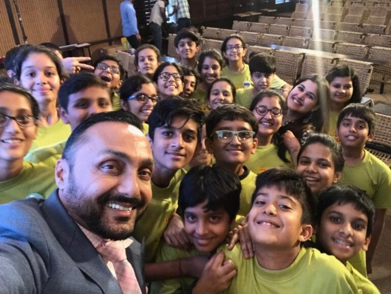 Rahul Bose Instagram - In #Ahmedabad with the world’s youngest organising committee - 7th grade kids of #TheRiversideSchool This is my 9th year as the #brandambassador of one of the most ingenious initiatives to empower kids #DesignForChange @icandfc Reaching 2.2 million students in 40,000 schools in 60 countries. Bless you @kiranbirsethi and team for the really incredible work you do.