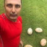 Rahul Bose Instagram - Have to confess, am addicted to these white pills, doctor. #goeswellwithgrass #massiverush #ridiculoushigh #heeyoogesideeffects #elegantviolence
