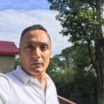 Rahul Bose Instagram - Doctor, there seems to be something growing out of my ear... #lastdayinthemountains #scriptdone #backtobom